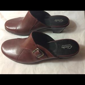 Carks Bendables Mules clogs .8M leather